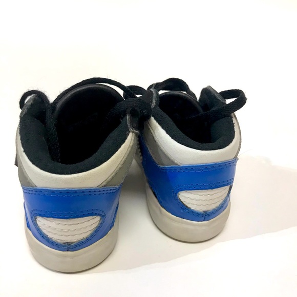 Adidas shoes size 6K - Picture 2 of 5